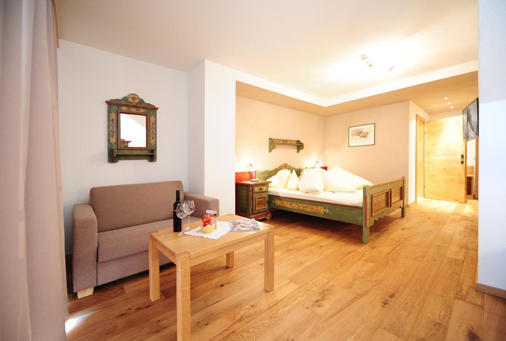 Hotel Dorfstadl Капл Екстериор снимка