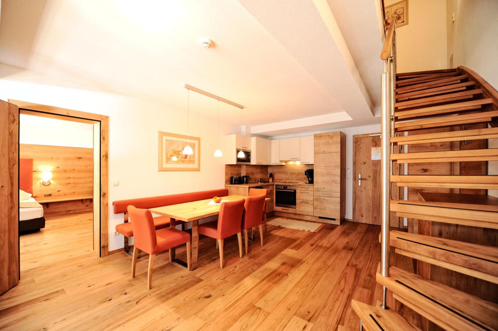 Hotel Dorfstadl Капл Екстериор снимка