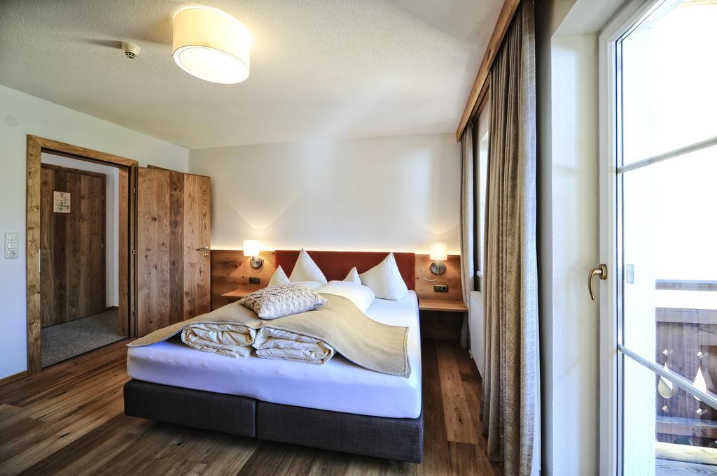 Hotel Dorfstadl Капл Екстериор снимка